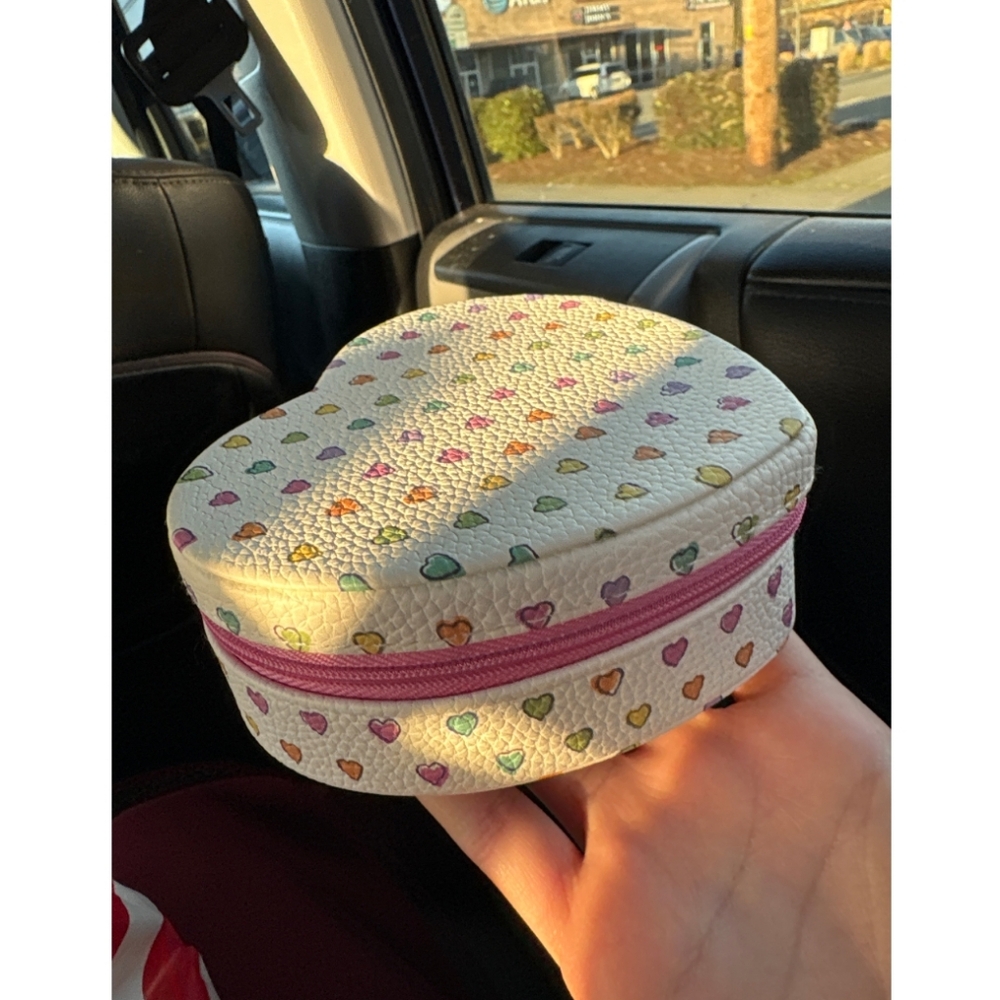 NEW! ROLLER RABBIT Target Disco Hearts Wave Heart Shaped Jewelry Box - Picture 3 of 3